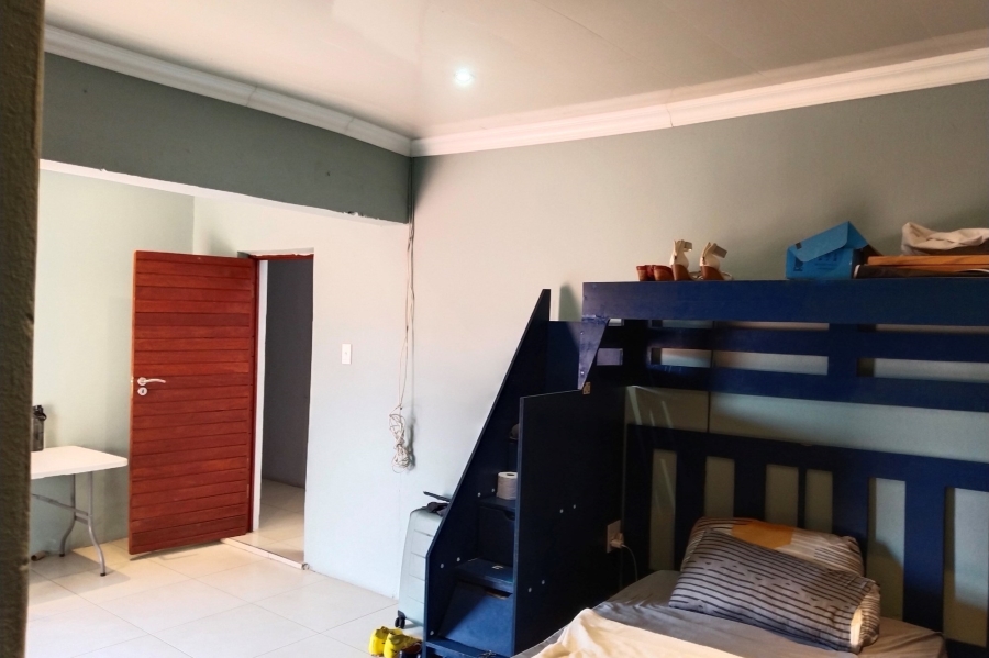 5 Bedroom Property for Sale in Birdwood Estate North West